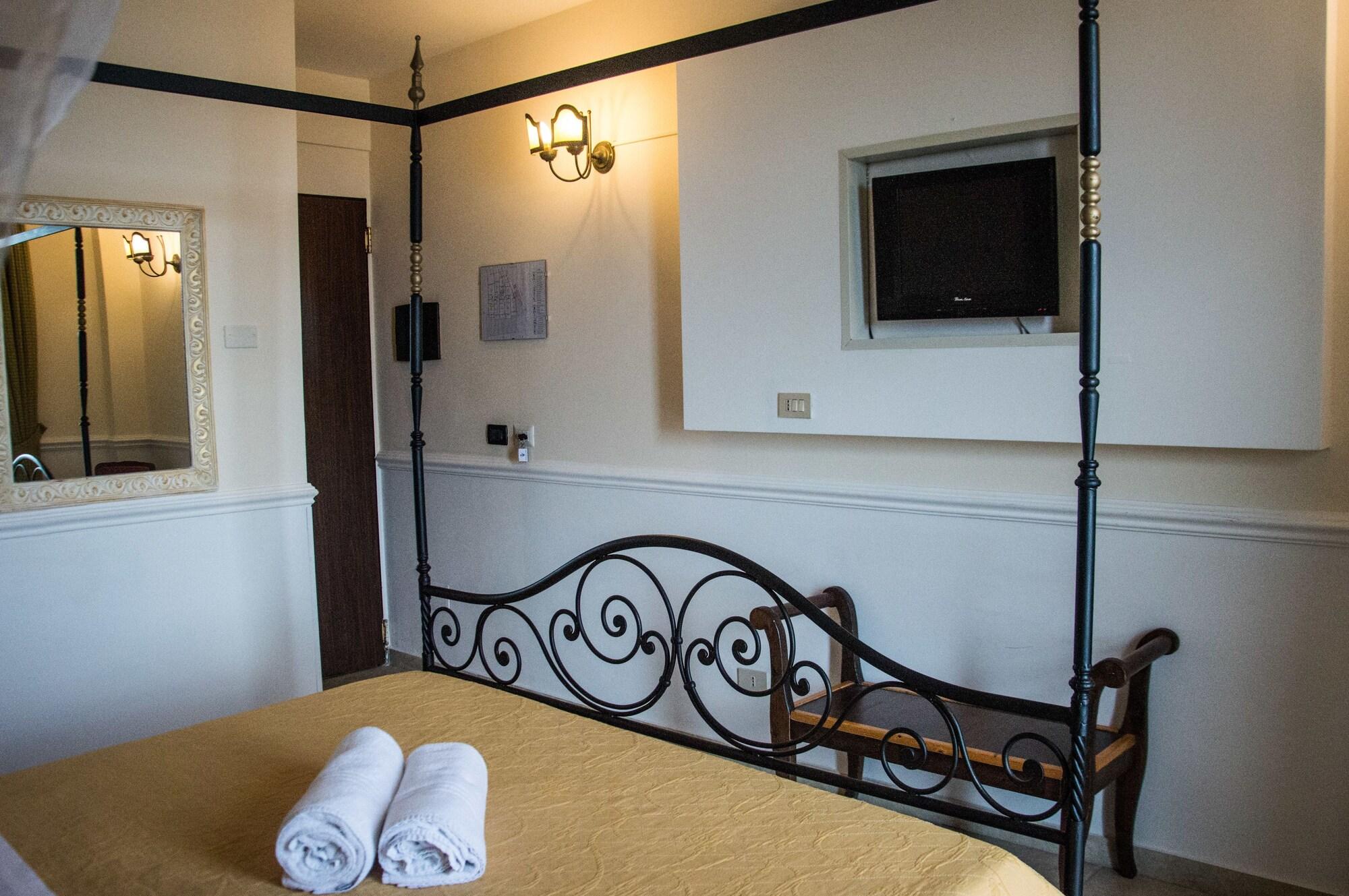 Hotel & Apartments Villa Linda Giardini Naxos Exterior foto