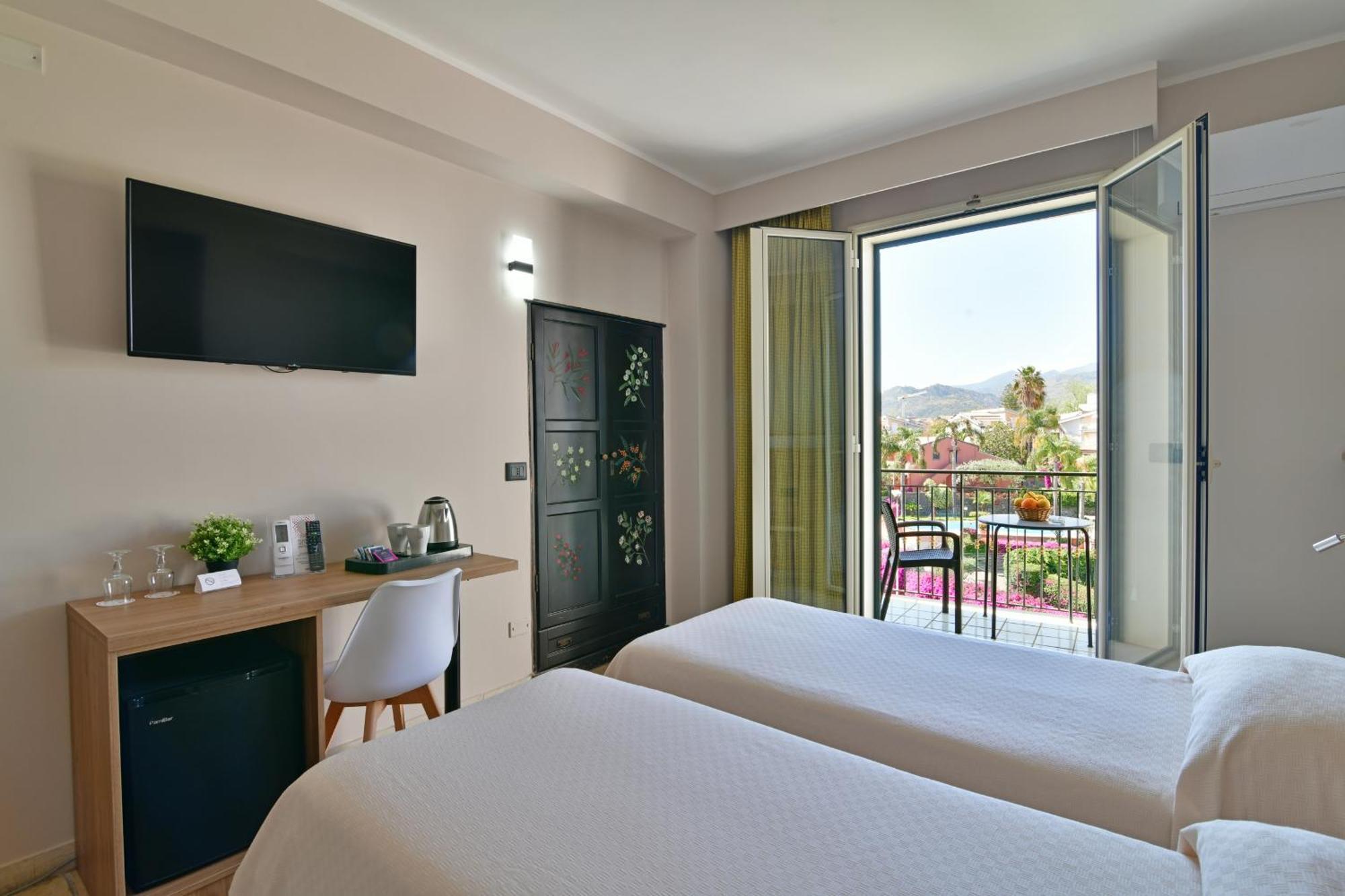 Hotel & Apartments Villa Linda Giardini Naxos Exterior foto